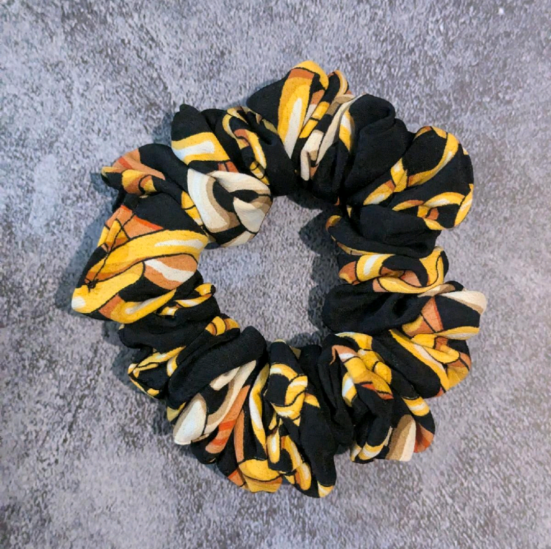Chain luxury scrunchie