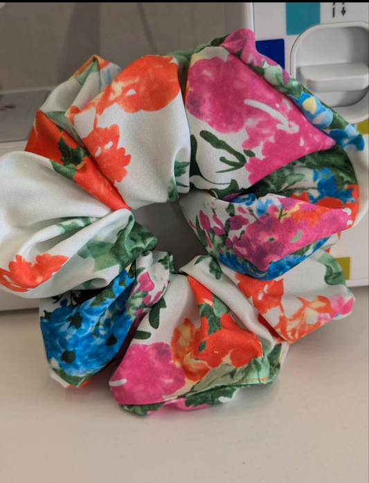 Viscose Scrunchie – Floral Garden