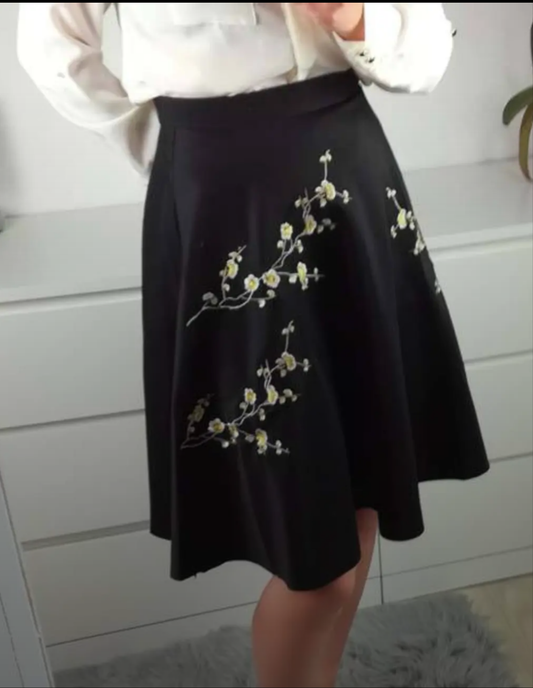 Floral skirt satin finish