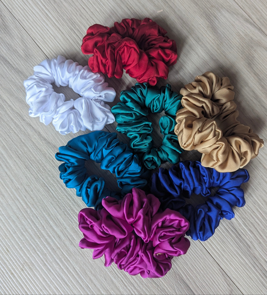 Bundle of 7 classic mini scrunchies