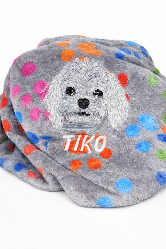 Paws Grey Custom Pet Portrait Blanket – Personalized Dog Embroidery with Name – 75 × 100 cm