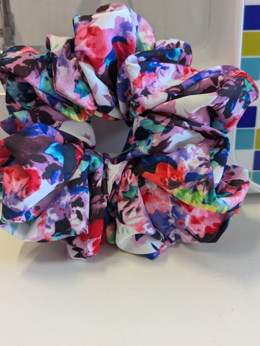 Red flower scrunchie