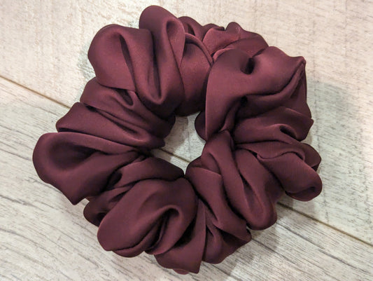 Burgundy regular scrunchie